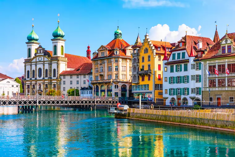 multi-currency where