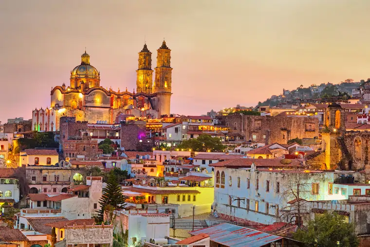 Requirements to open a bank account in Mexico: city photo