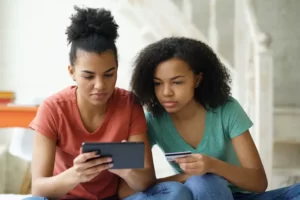 What is the Difference Between Credit Card and Debit Card?